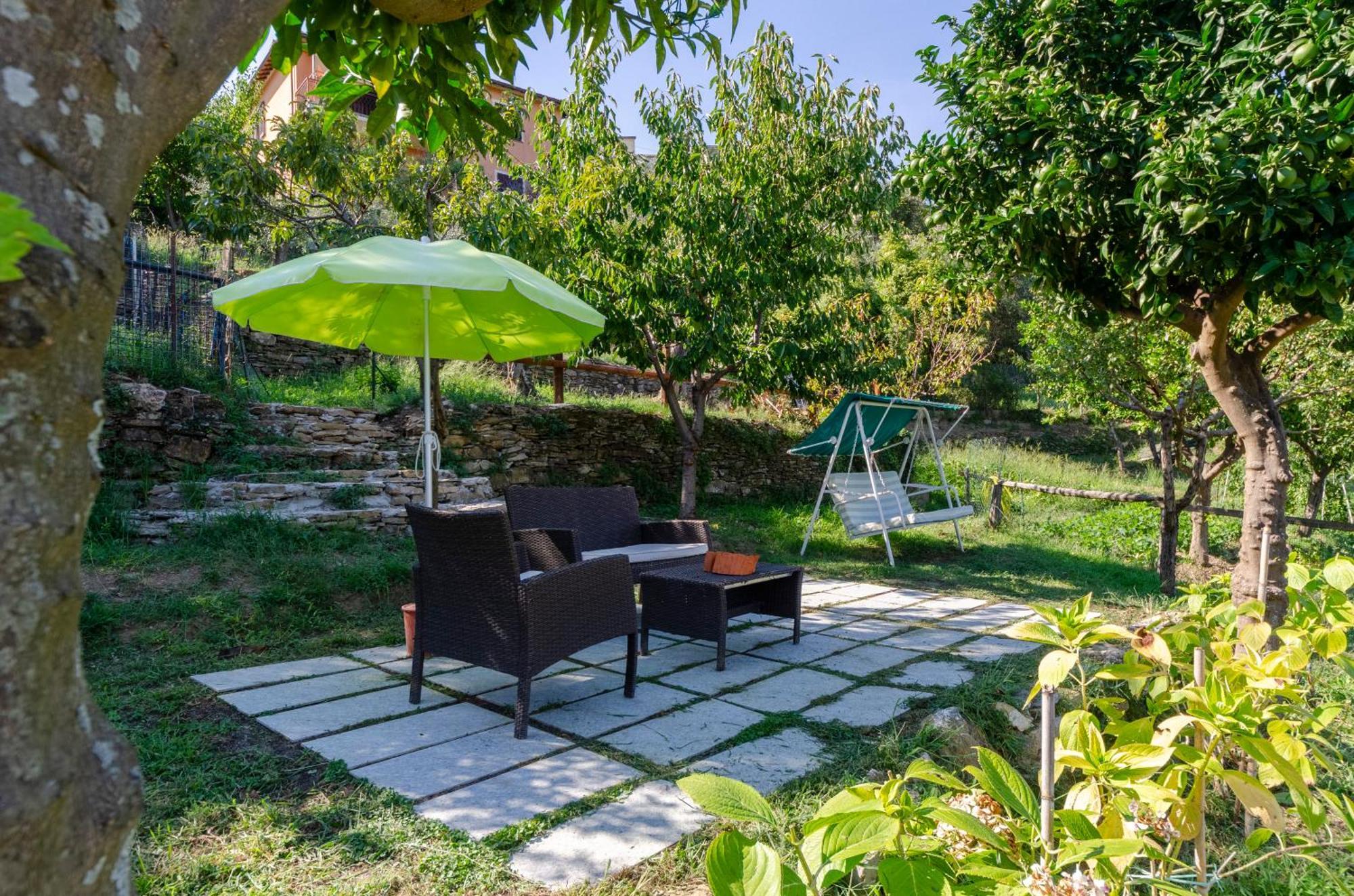 Alla Casa Rosa, Peaceful Apartment Surrounded By Greenery With Free Parking, Wifi & Air Conditioning Rapallo Exterior photo